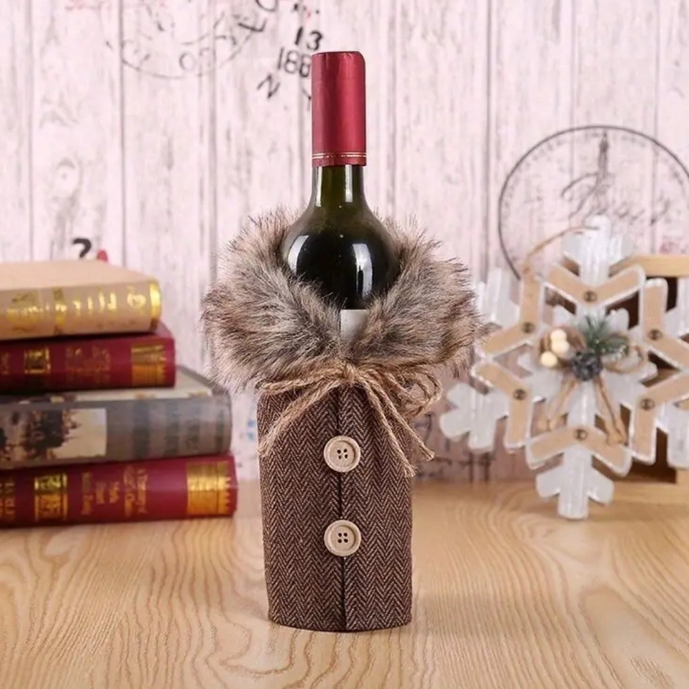 Wine bottle gift cover, NIP, brown chevron, faux fur collar, buttons, 9.8”x5.9”